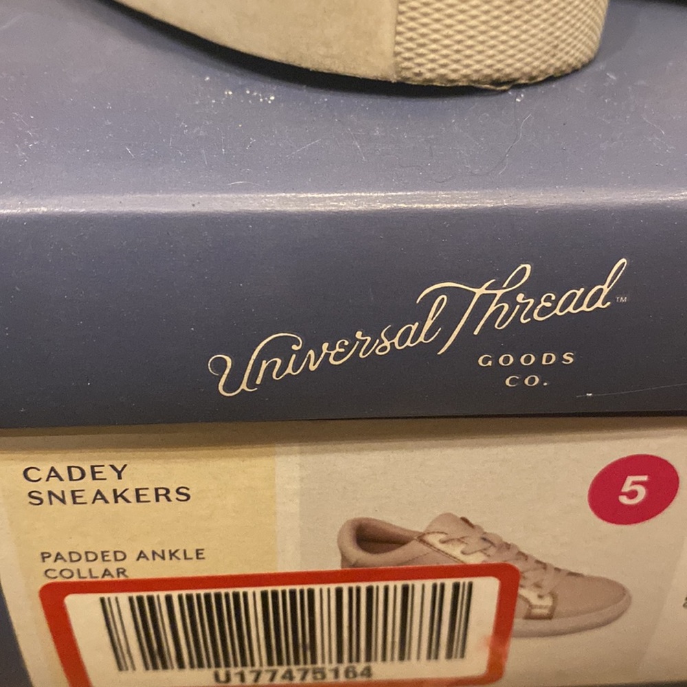 Sneakers - Picture 3 of 3